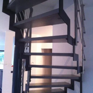 Limons métalliques à 135° — Escaliers Deparis